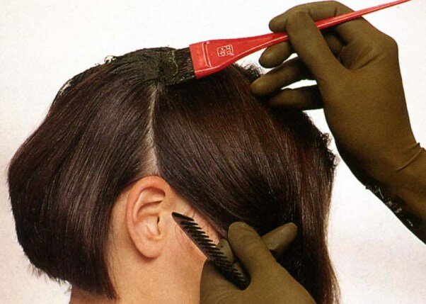 Процесс окрашивания волос